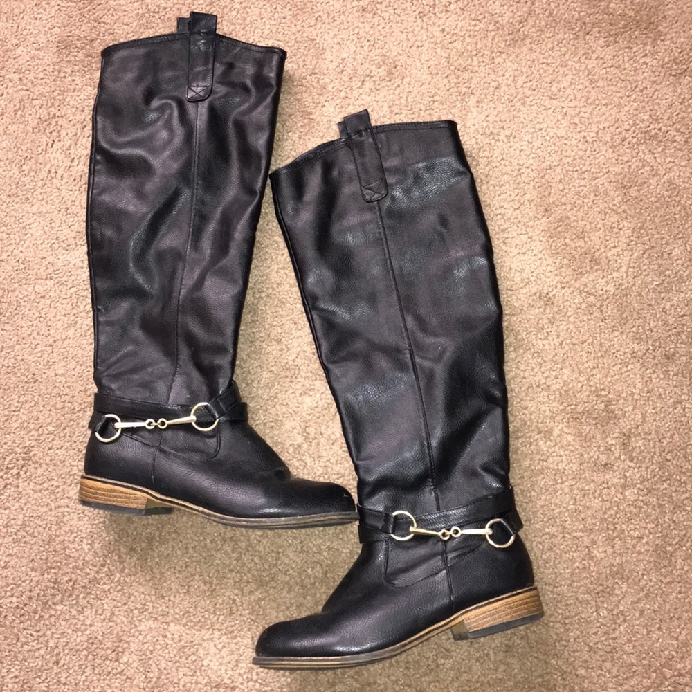 Black boots